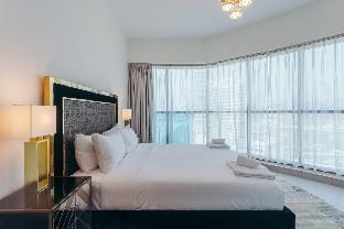 Bay Gem With Panoramic Burj Khalifa and Canal View Vacation rental in Dubai