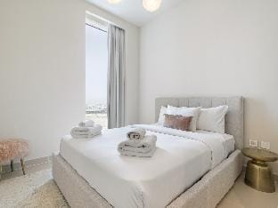 Spacious Apt With Incredible Canal and Park Views Vacation rental in Dubai