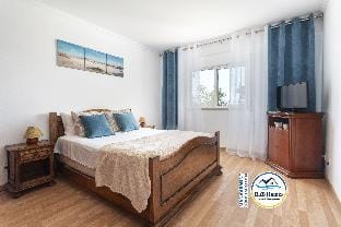 BnB Homes Large Apartment with 2 bedrooms & pool  Apartment in Guia