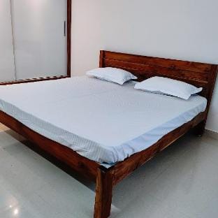 Lovely 2 bedroom Apartment with free parking space Apartment in Tirupati