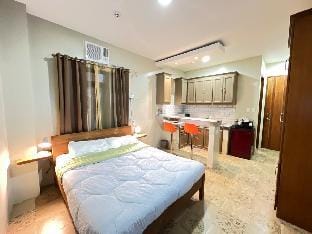 Condo unit with Free Pool Access Apartment in Angeles