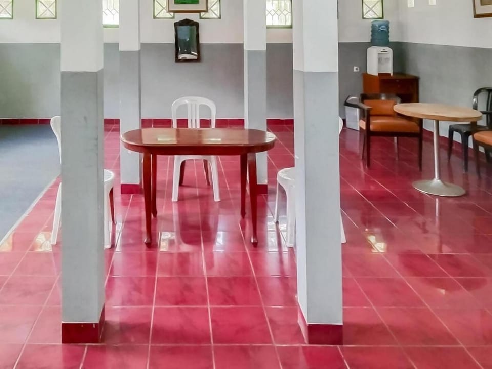Villa Anyelir Yustik Mitra RedDoorz Hotel in West Java