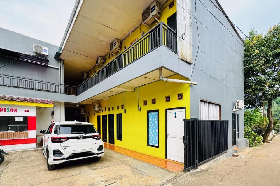 Penginapan Dison RedPartner Hotel in West Java