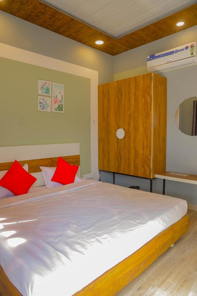 Mandav Hills Resort & Film City Hotel in India