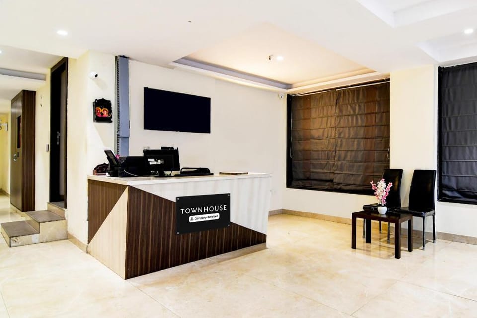 Super Townhouse New Town Near DLF Hotel in Kolkata