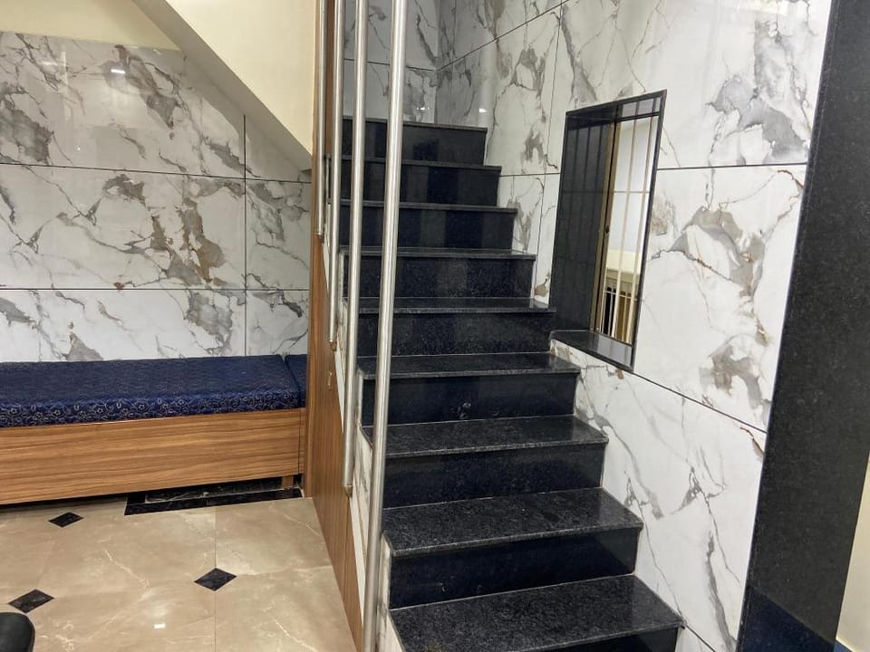 Nityanand Guest House Hotel in Thane