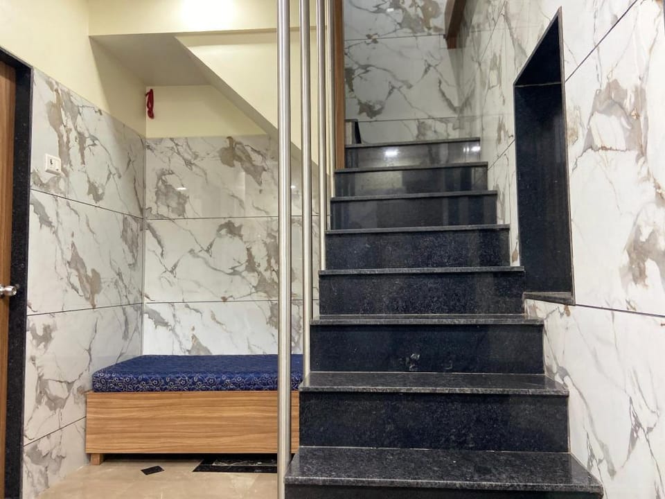 Nityanand Guest House Hotel in Thane