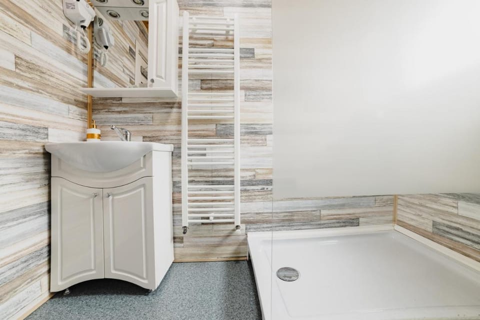 Noua Oasis BNB with PARKING Apartment in Brasov