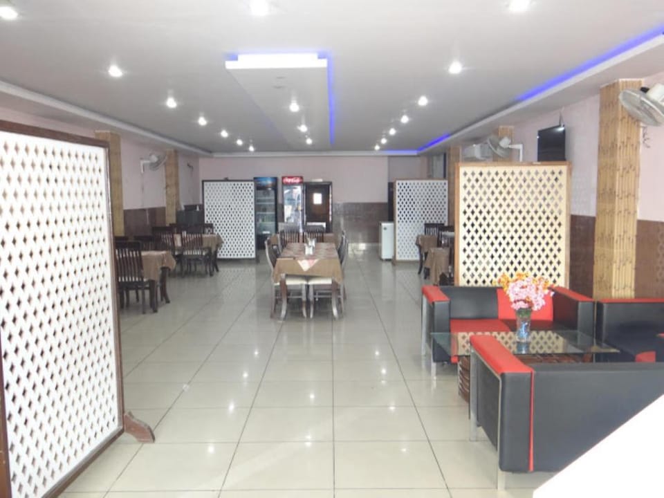 Hotel Paras Una(Una,HP) Hotel in Himachal Pradesh
