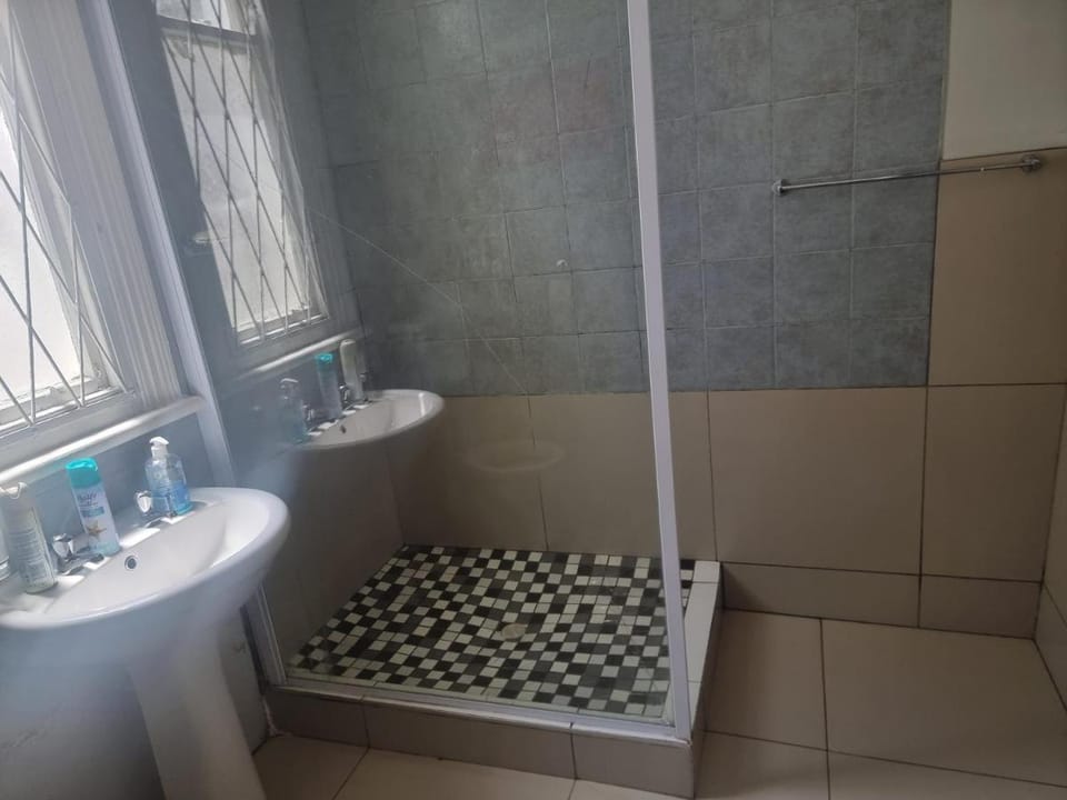 AIDEN'S GUEST HOUSE Apartment in Port Elizabeth