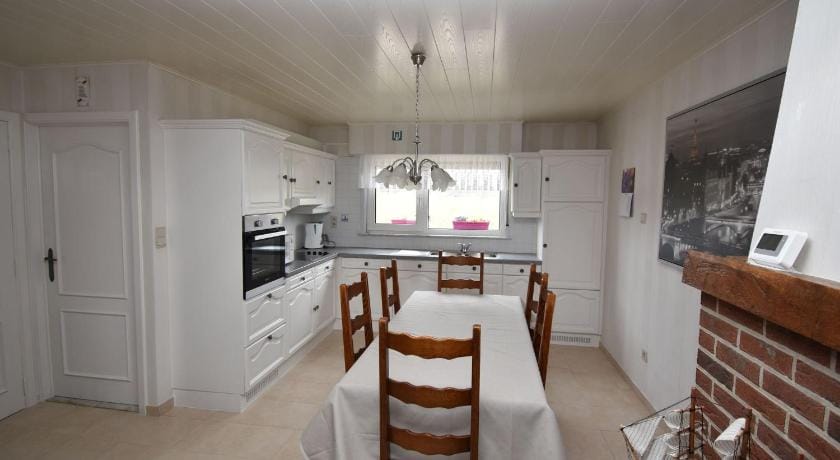 Elegant  Peaceful Holiday Retreat in Peer. Vacation rental in Peer