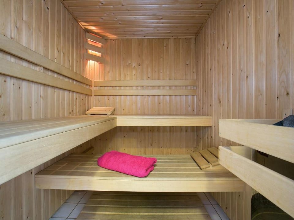 Restyled villa with 2 bathrooms, the beach at 6 km Hotel in Hellevoetsluis