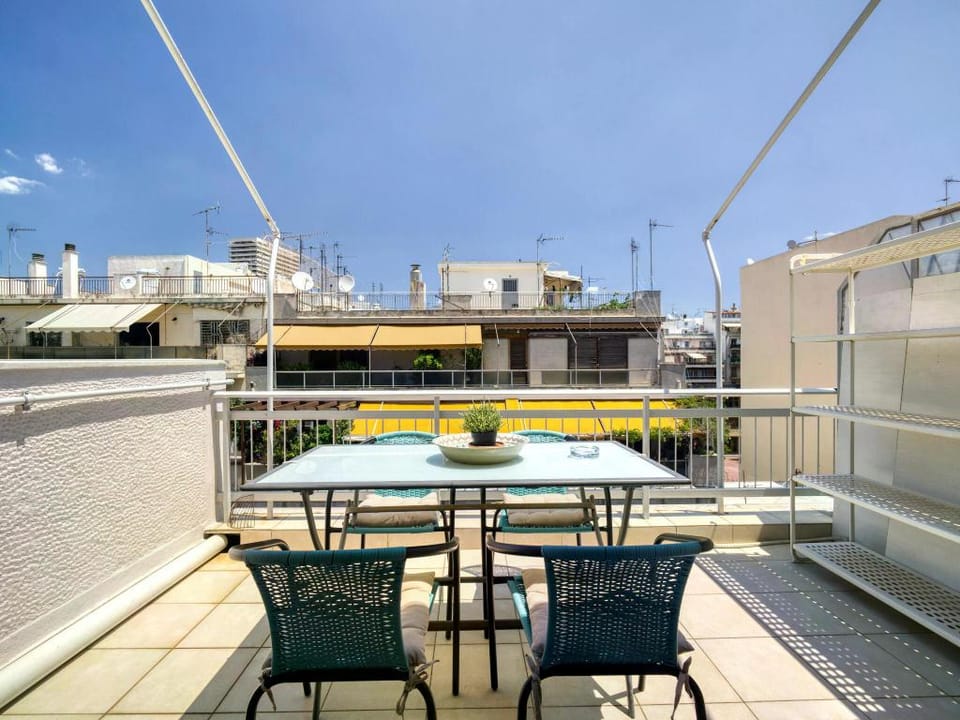Snug apartment in Athena with veranda Apartment in Athens