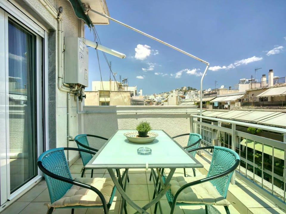 Snug apartment in Athena with veranda Apartment in Athens