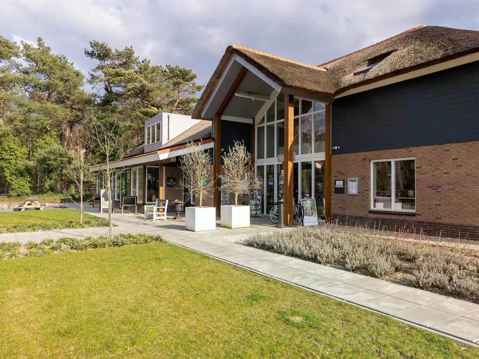 Bungalow in Veluwe with Infrared Sauna Vacation rental in Putten