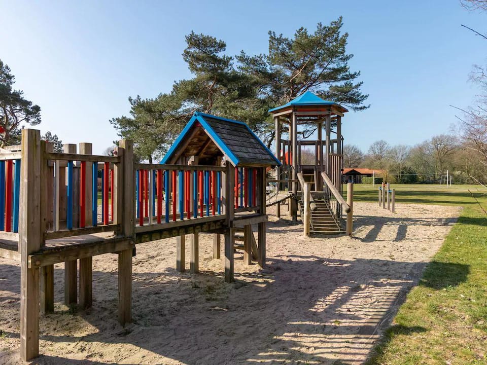 Bungalow in Veluwe with Infrared Sauna Vacation rental in Putten