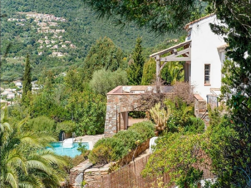 Villa in Cavalaire with Sea View  Pool Villa in Cavalaire-sur-Mer