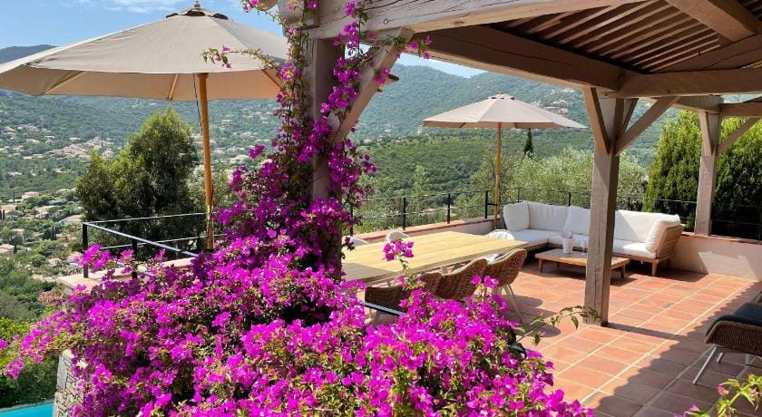 Villa in Cavalaire with Sea View  Pool Villa in Cavalaire-sur-Mer