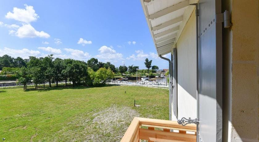 Villa in Lanton near the beach with harbour view Villa in Lege-Cap-Ferret