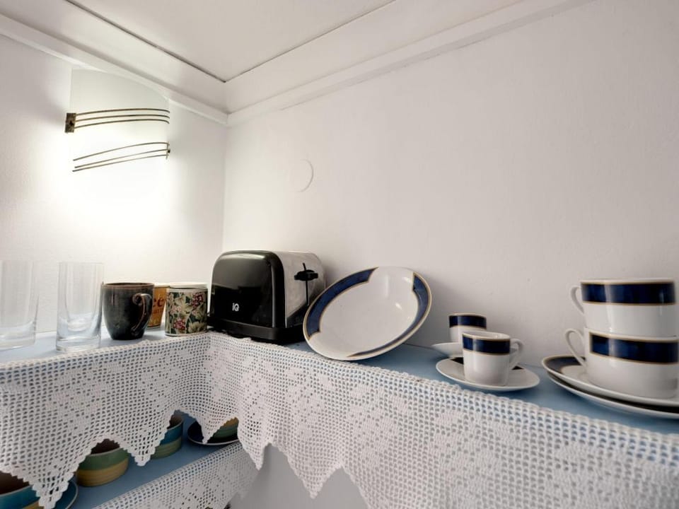 Astra Holiday Home in Aegina Island with gorgeous sunset views Vacation rental in Argolis, Greece