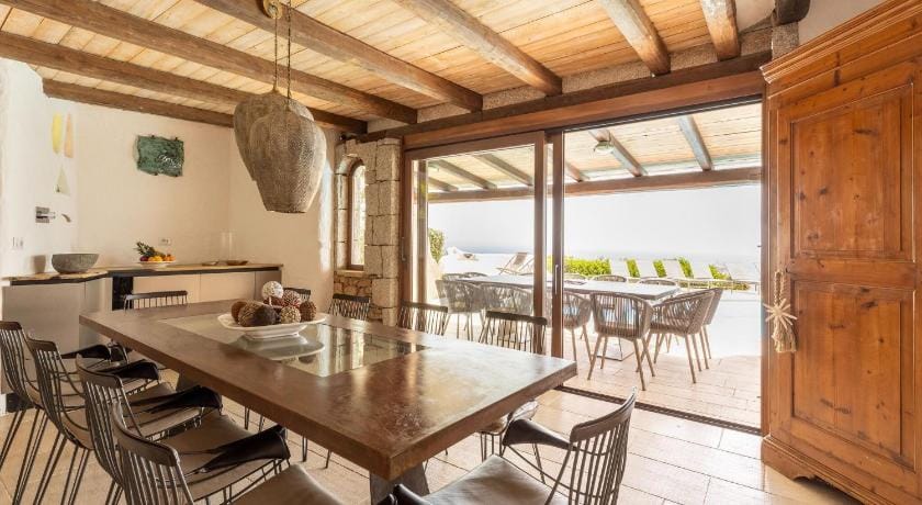 Luxe Cote Stay- Elegant Villa Villa in Sardinia