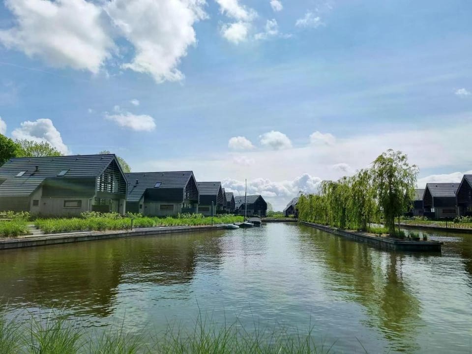Water Villa in Balk with Private Jetty Vacation rental in Friesland, Netherlands