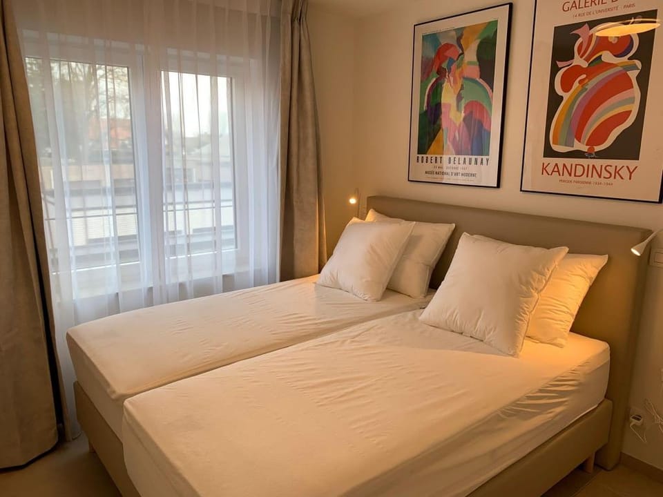 Modern apartment in Oostende with terrace Vacation rental in Ostend