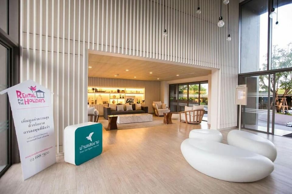 Charming Lux 2BR Beachfront Condo Free Scooter Use Apartment in Thailand
