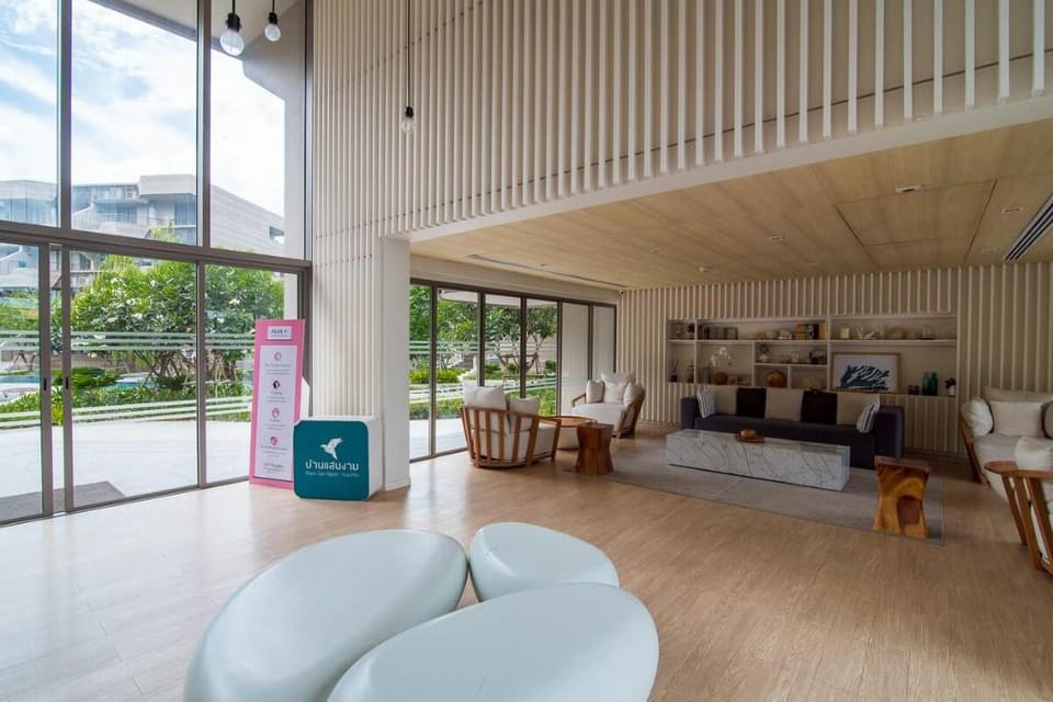Charming Lux 2BR Beachfront Condo Free Scooter Use Apartment in Thailand