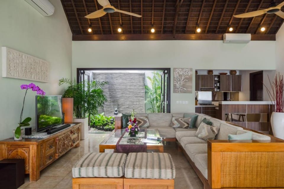 Amani Beach Private Villa 2 BR at Nusa Dua Y051 Villa in Kuta Selatan