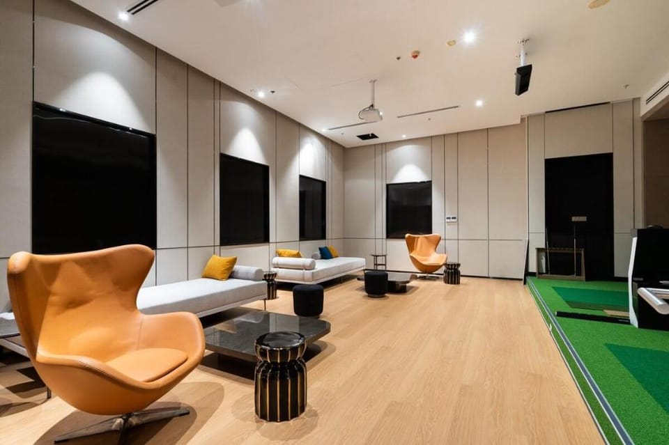 The Crest panoramic city view space odyssey theme. Vacation rental in Ho Chi Minh City