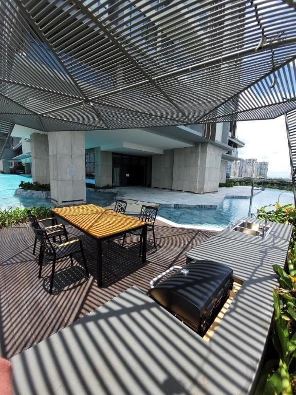 The Crest panoramic city view space odyssey theme. Vacation rental in Ho Chi Minh City