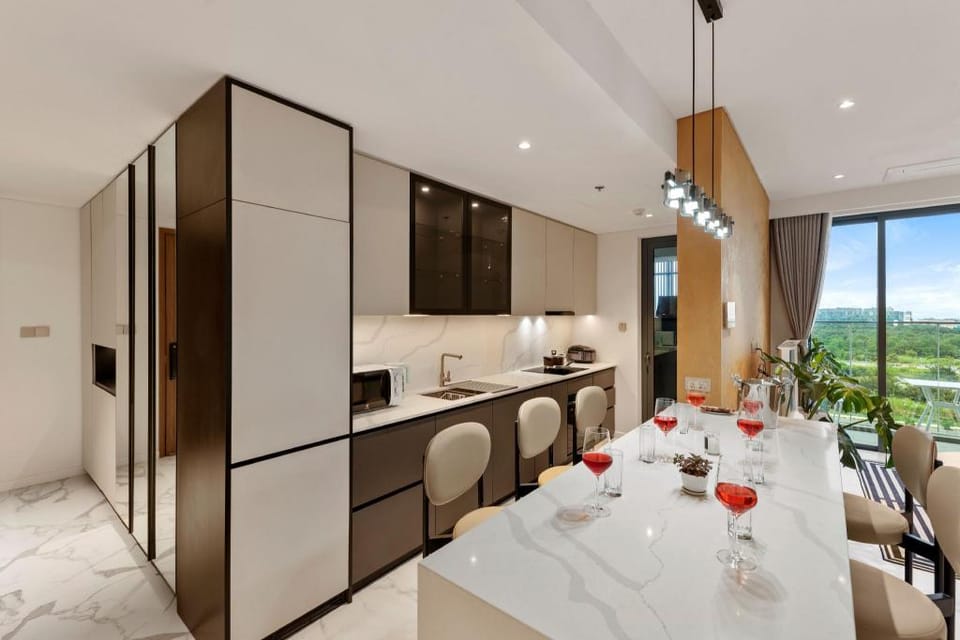 The Crest panoramic city view space odyssey theme. Vacation rental in Ho Chi Minh City