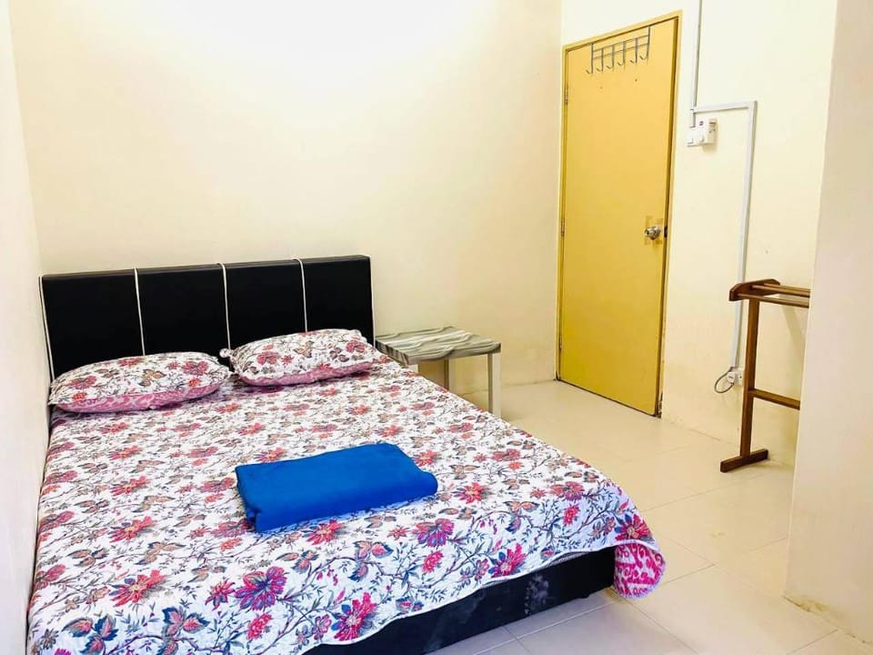 CASA ADELIA GUESTHOUSE 2 DESA SOLEHAH Vacation rental in Terengganu, Malaysia