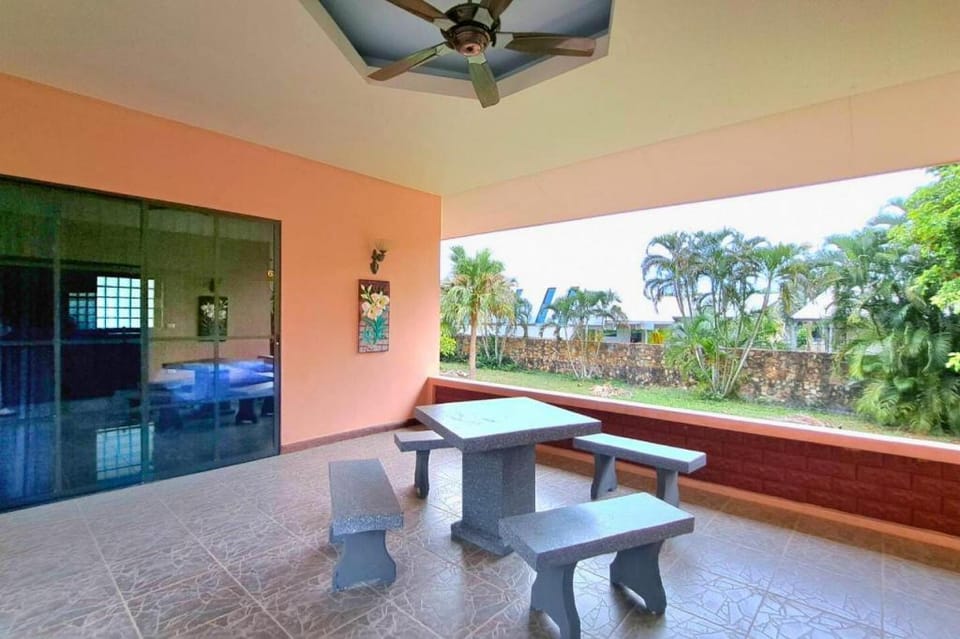 Luxury Pool Villa Villa in Pattaya City
