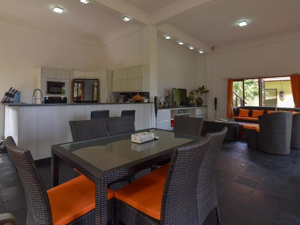 Private Bali-Villa am Meer mit Pool & Gästehaus Villa in Bali