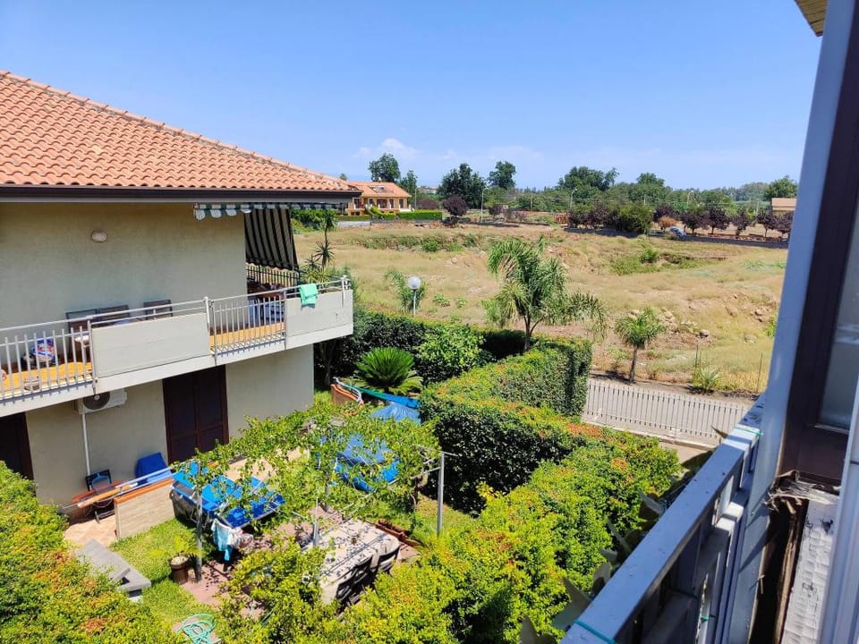Blue Garden Home - Fondachello Apartment in Mascali