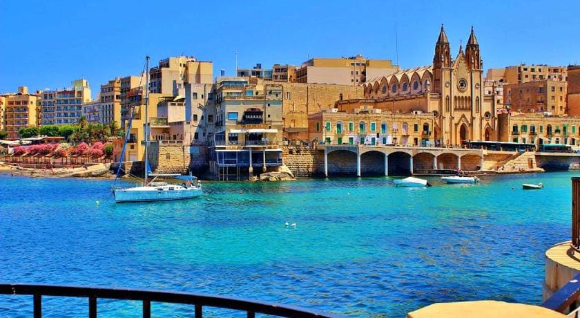 Splendid Seaside Retreat on Spinola Bay Apartment in Saint Julians