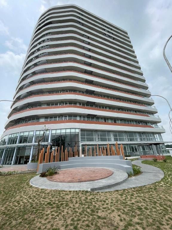 Luxe  Apartment with Ocean View & High Speed  WiFi Apartment in Riau Islands, Indonesia