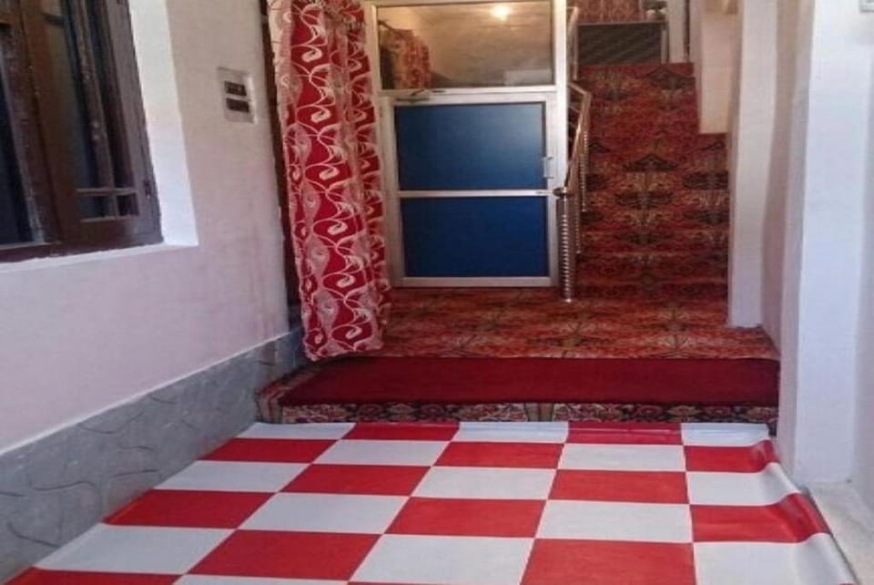 Goroomgo Khanday Guest House srinagar Hotel in India