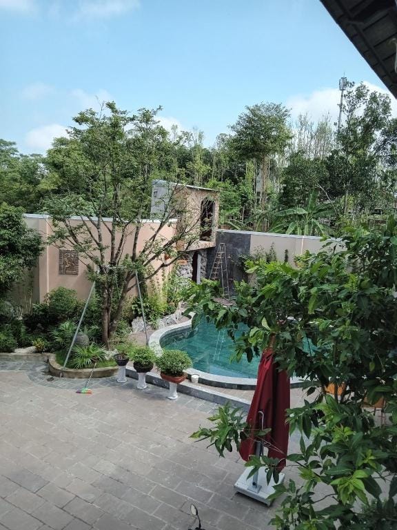 Irish Hill Villa Apartment in Laos