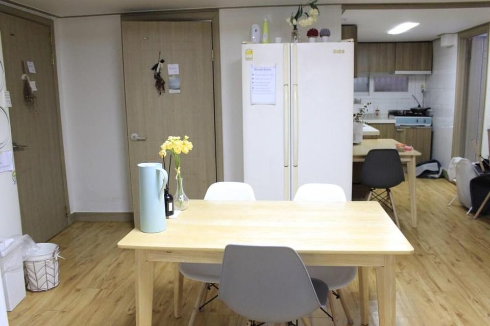 Kay R10 Hongdea/shared bathroom Apartment in Seoul