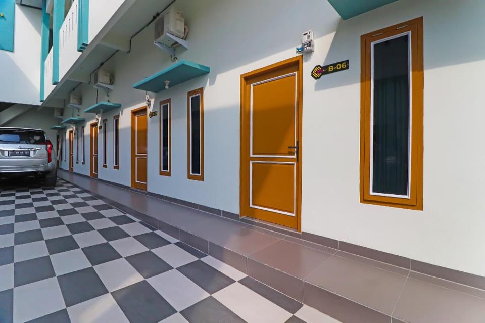 OYO Life 92691 Mc Kost Syariah Hotel in Indonesia