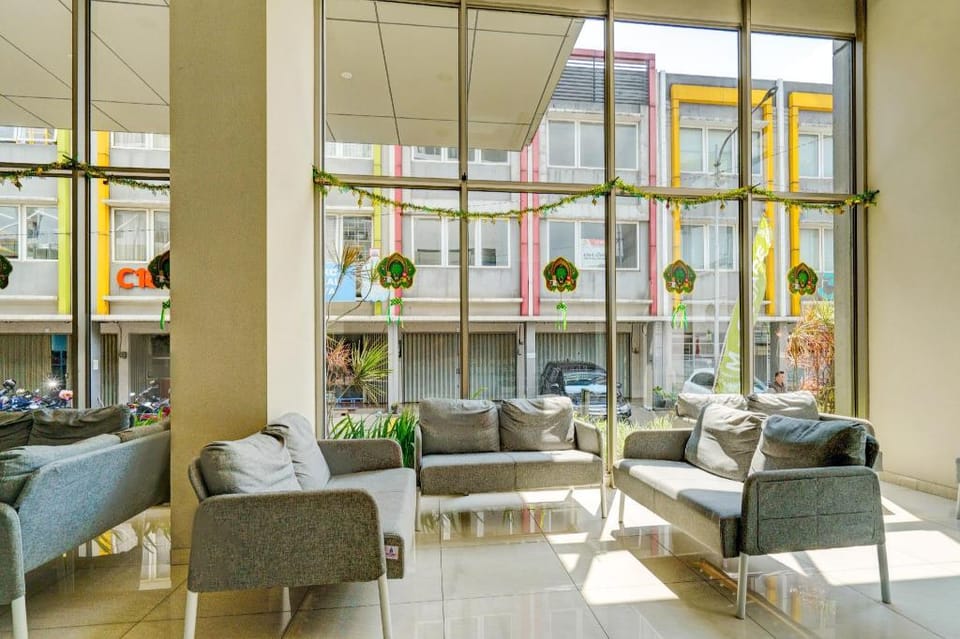 OYO Life 92548 M-square Apartment By Lins Pro Hotel in Bandung