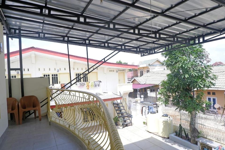 OYO Life 92632 Kost Pondok Kito Hotel in Indonesia
