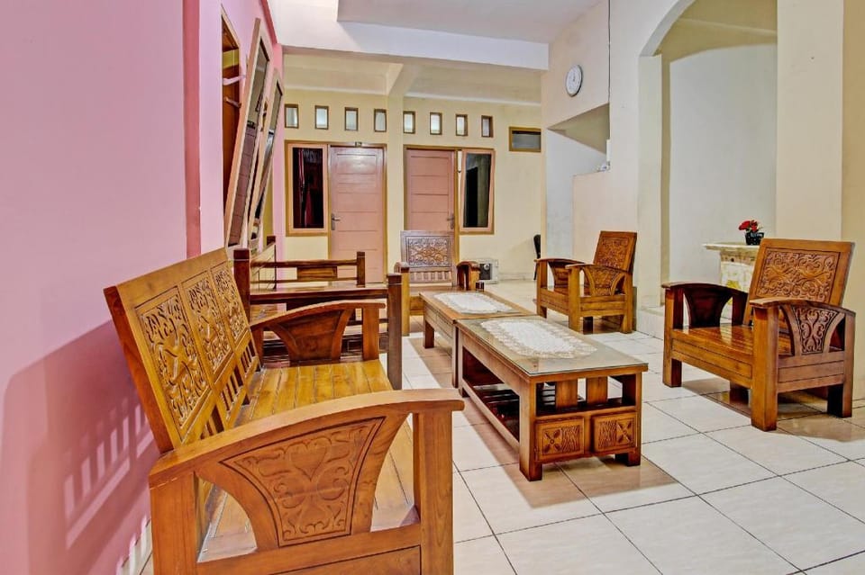 OYO Life 92663 Karmel 6 Hotel in Indonesia