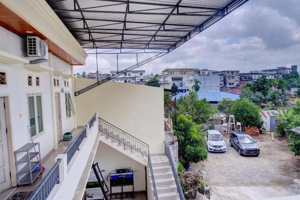 OYO Life 92637 Kost Arya Exclusive Hotel in Indonesia