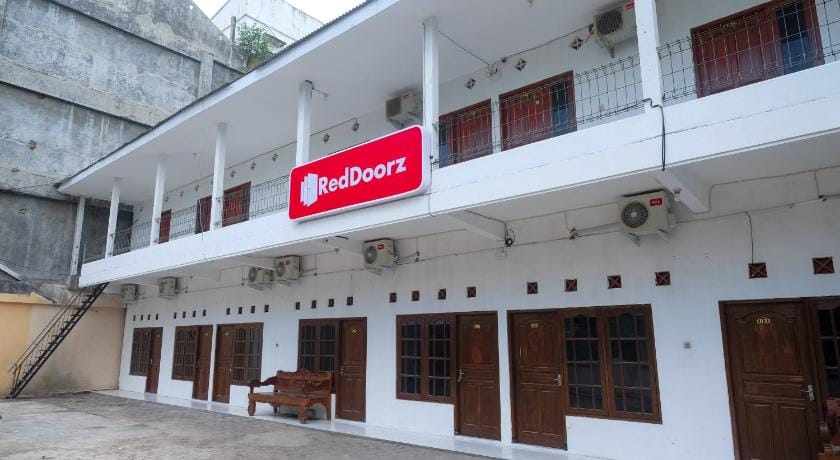 RedDoorz near Plaza Ambarrukmo Yogyakarta Hotel in Special Region of Yogyakarta