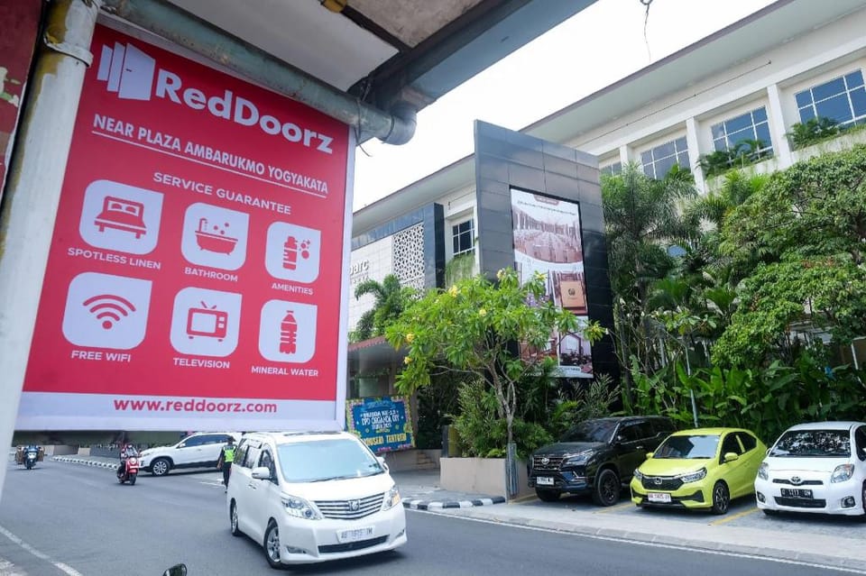 RedDoorz near Plaza Ambarrukmo Yogyakarta Hotel in Special Region of Yogyakarta