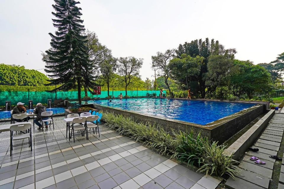 OYO Life 92774 The Edge Apartment By My Home Hotel in West Java